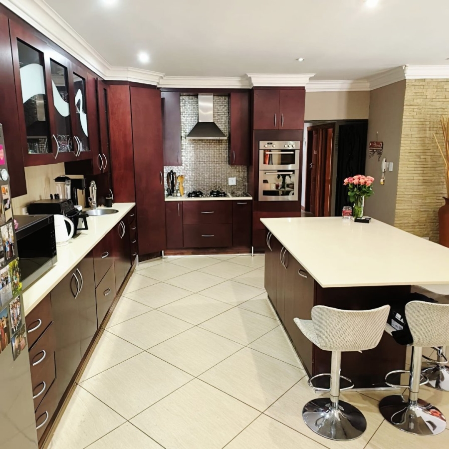 4 Bedroom Property for Sale in Wilkoppies North West